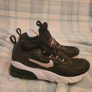 Air Max 270 Size 1y Black